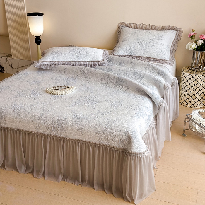 91家纺网 家纺一手货源 找家纺 莱家富 2026新款A类母婴级法式风冰豆豆凉席夏天冰丝席夏季可机洗家用软席床裙款 思琳娜-淡蓝