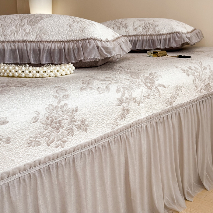 91家纺网 家纺一手货源 找家纺 莱家富 2026新款A类母婴级法式风冰豆豆凉席夏天冰丝席夏季可机洗家用软席床裙款 思琳娜-豆咖