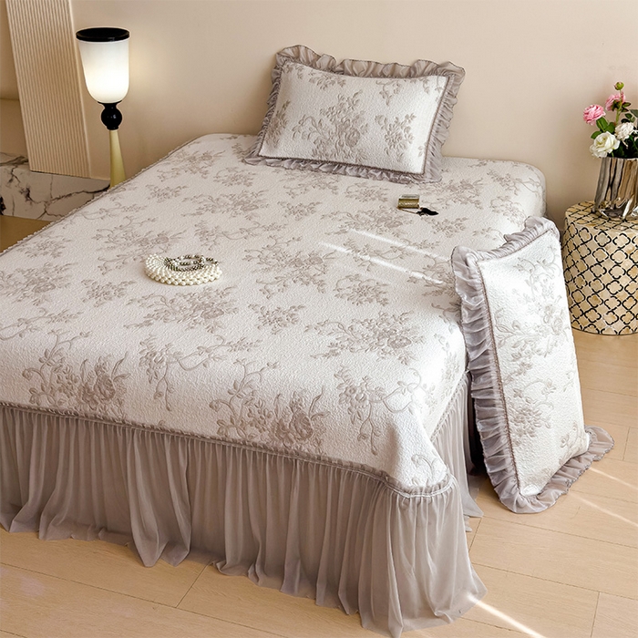 91家纺网 家纺一手货源 找家纺 莱家富 2026新款A类母婴级法式风冰豆豆凉席夏天冰丝席夏季可机洗家用软席床裙款 思琳娜-豆咖