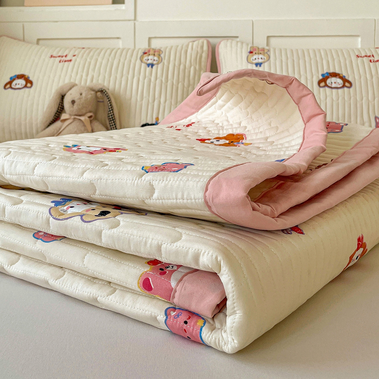 91家纺网 家纺一手货源 找家纺 纽缦家纺 2026新款A类105g仿棉古法水洗棉床垫 慕尼