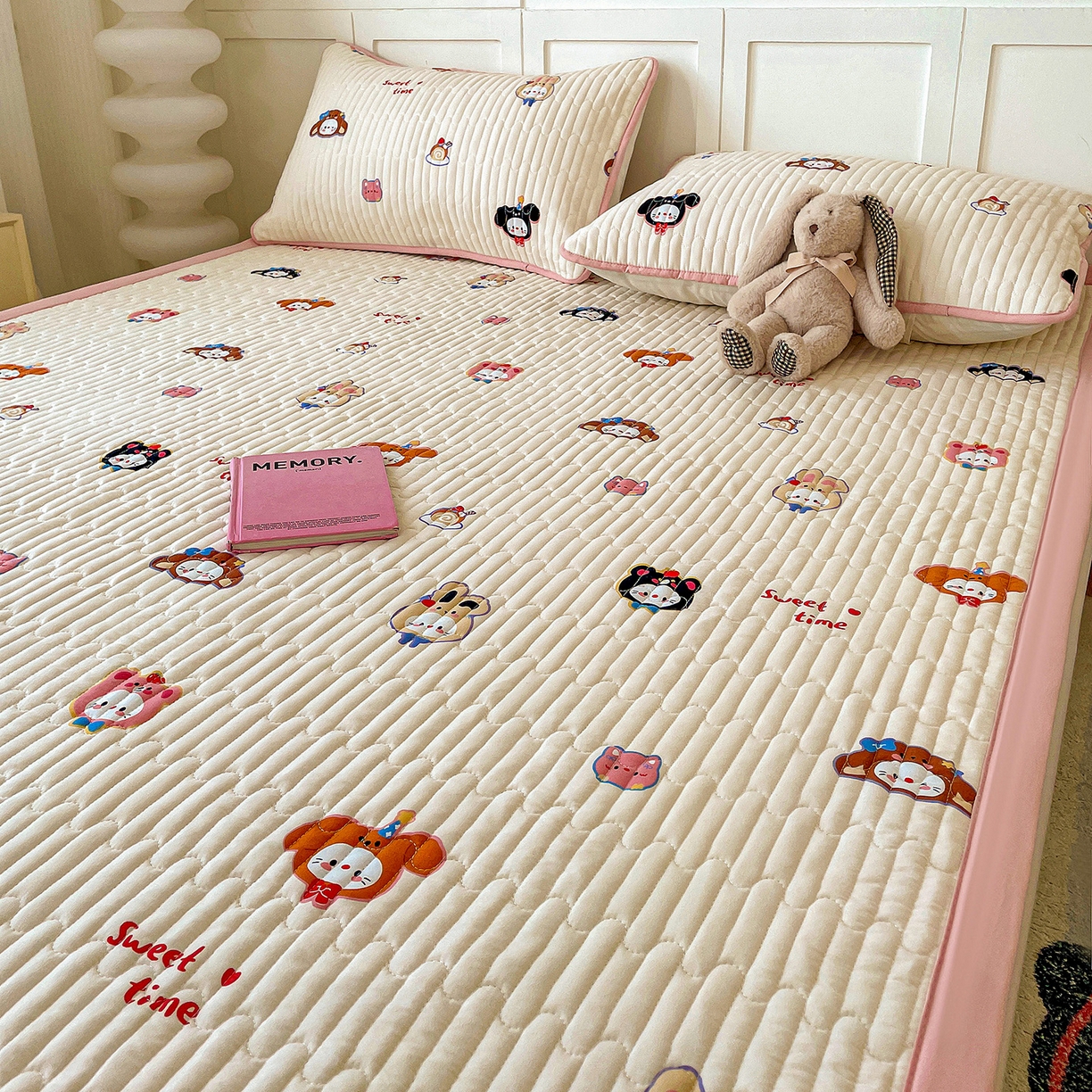 91家纺网 家纺一手货源 找家纺 纽缦家纺 2026新款A类105g仿棉古法水洗棉床垫 慕尼