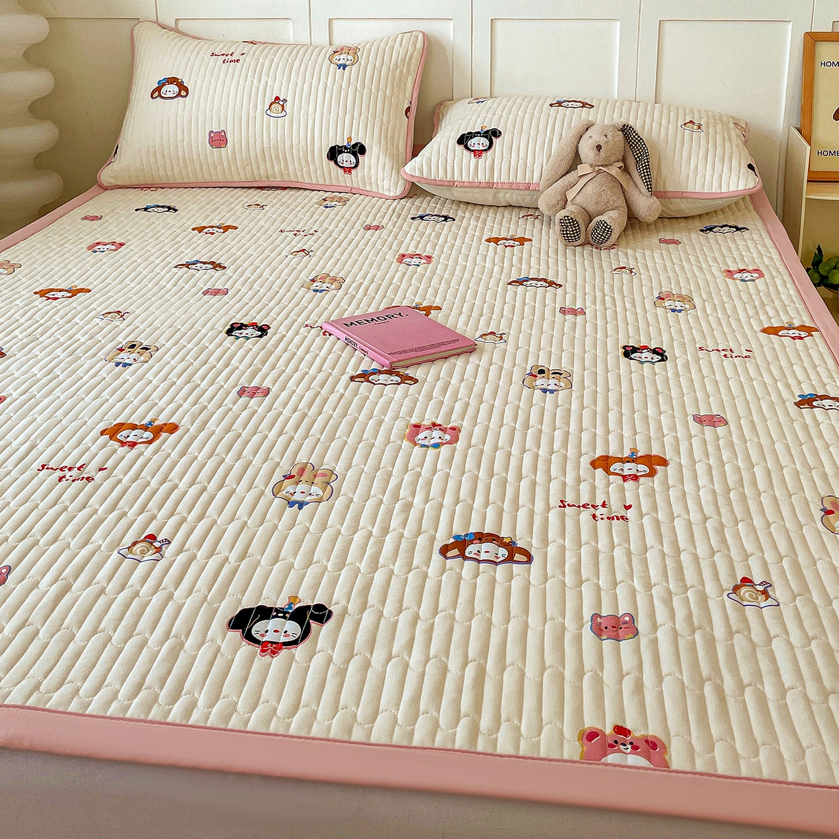 91家纺网 家纺一手货源 找家纺 纽缦家纺 2026新款A类105g仿棉古法水洗棉床垫 慕尼