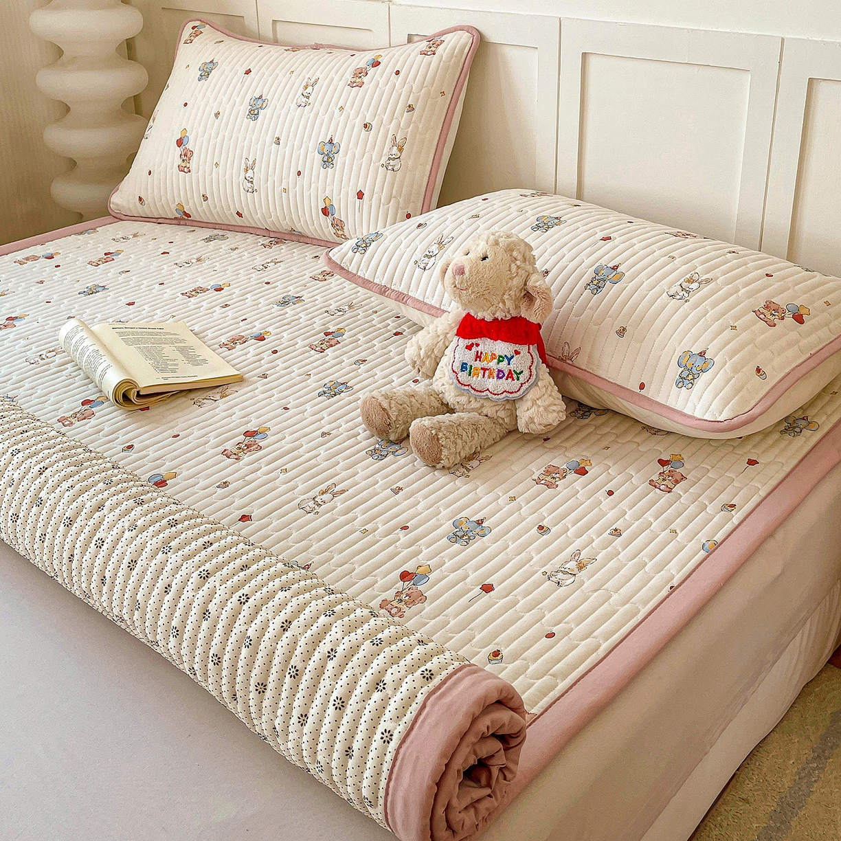 91家纺网 家纺一手货源 找家纺 纽缦家纺 2026新款A类105g仿棉古法水洗棉床垫 小飞象