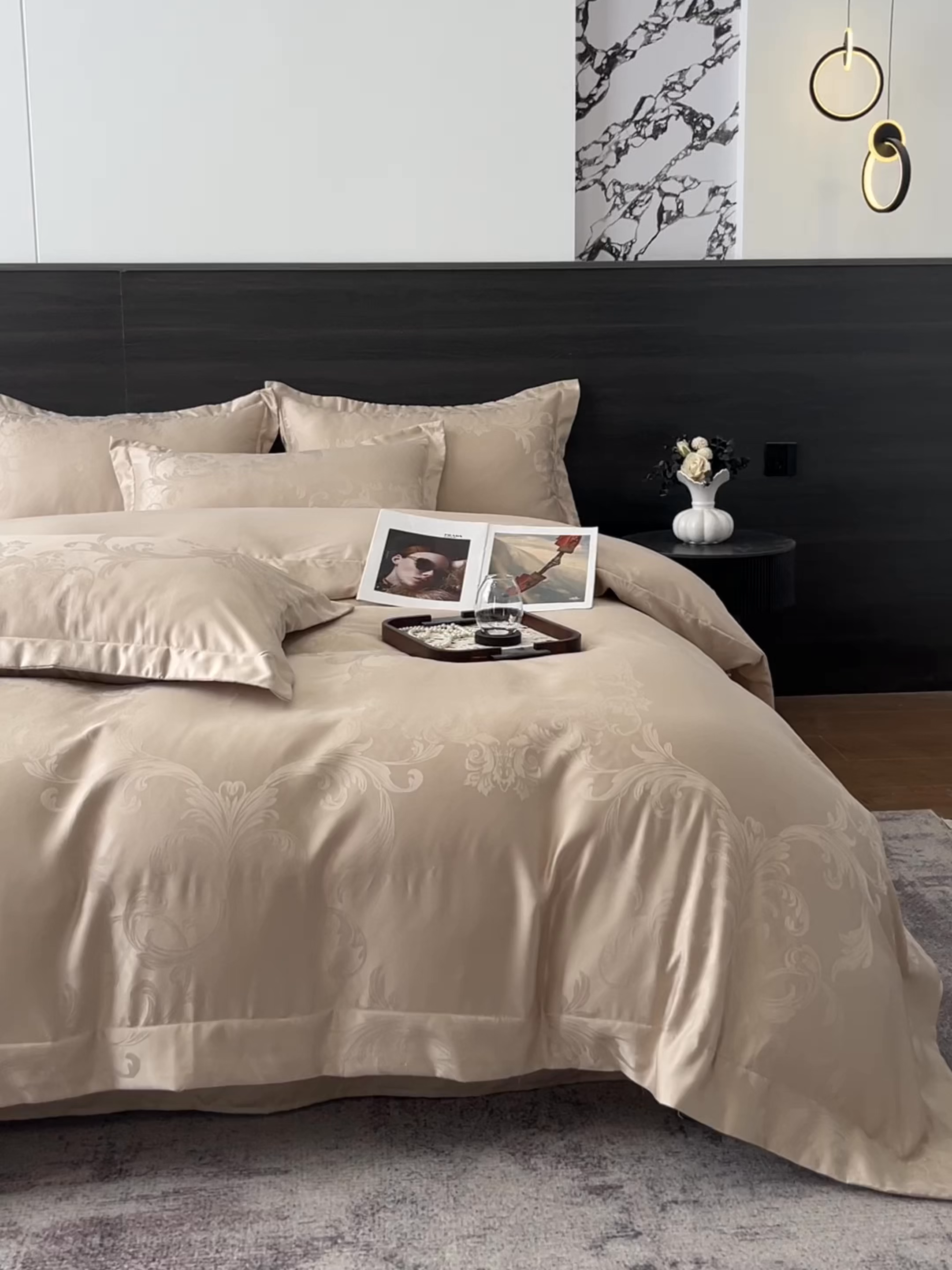 91家纺网 家纺一手货源 找家纺 金牛座家纺 2026春夏新款高精密大花位贡缎提花四件套-赫拉 赫拉-香槟