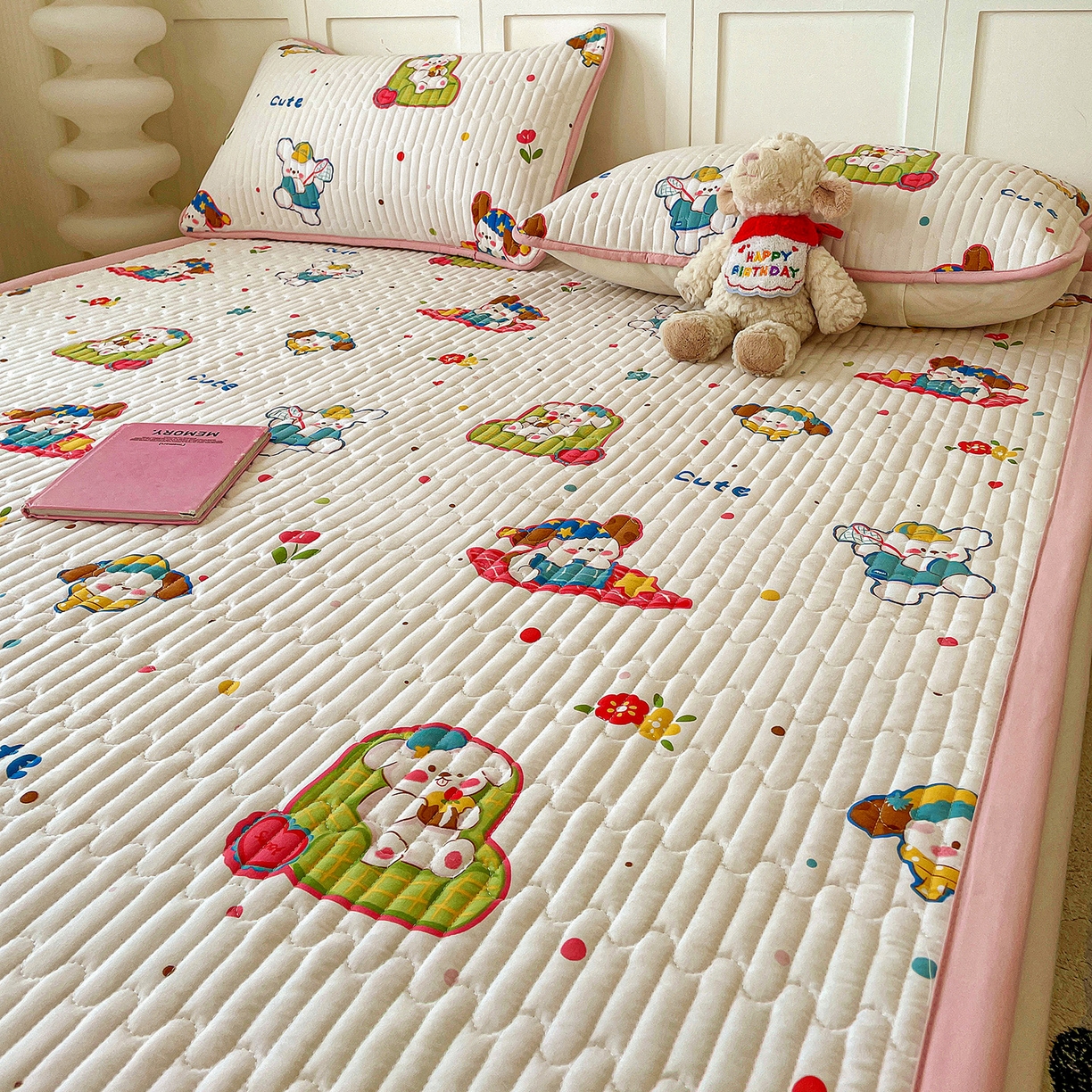 91家纺网 家纺一手货源 找家纺 纽缦家纺 2026新款A类105g仿棉古法水洗棉床垫 心愿狗