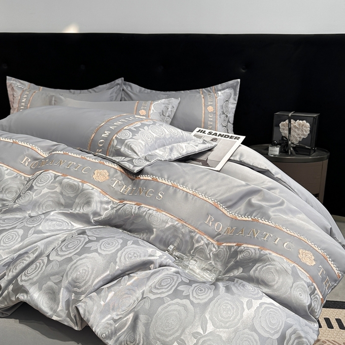 91家纺网 家纺一手货源 找家纺 金牛座家纺 2026春夏新款细斜纹贡缎亮丝提花重工刺绣四件套-爱恋 爱恋-灰