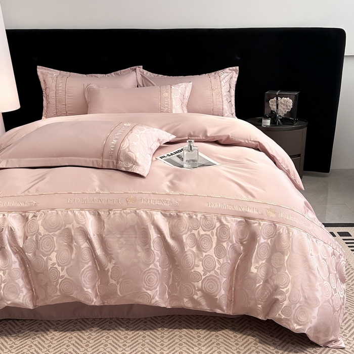 91家纺网 家纺一手货源 找家纺 金牛座家纺 2026春夏新款细斜纹贡缎亮丝提花重工刺绣四件套-爱恋 爱恋-浅豆沙