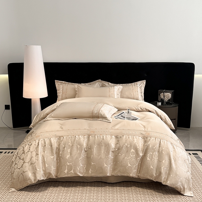 91家纺网 家纺一手货源 找家纺 金牛座家纺 2026春夏新款细斜纹贡缎亮丝提花重工刺绣四件套-爱恋 爱恋-香槟