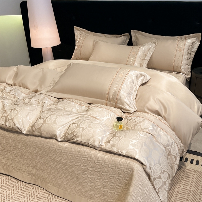 91家纺网 家纺一手货源 找家纺 金牛座家纺 2026春夏新款细斜纹贡缎亮丝提花重工刺绣四件套-爱恋 爱恋-香槟