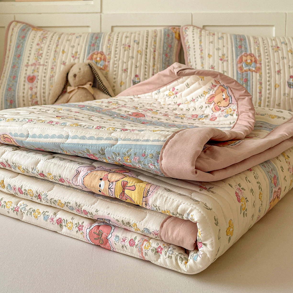 91家纺网 家纺一手货源 找家纺 纽缦家纺 2026新款A类105g仿棉古法水洗棉床垫 幸运狗