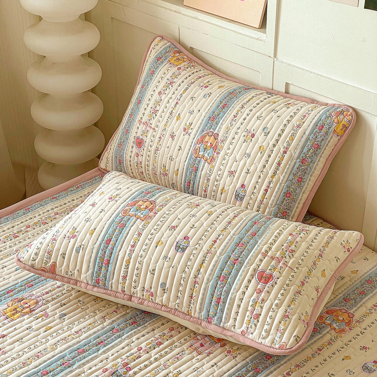 91家纺网 家纺一手货源 找家纺 纽缦家纺 2026新款A类105g仿棉古法水洗棉床垫 幸运狗