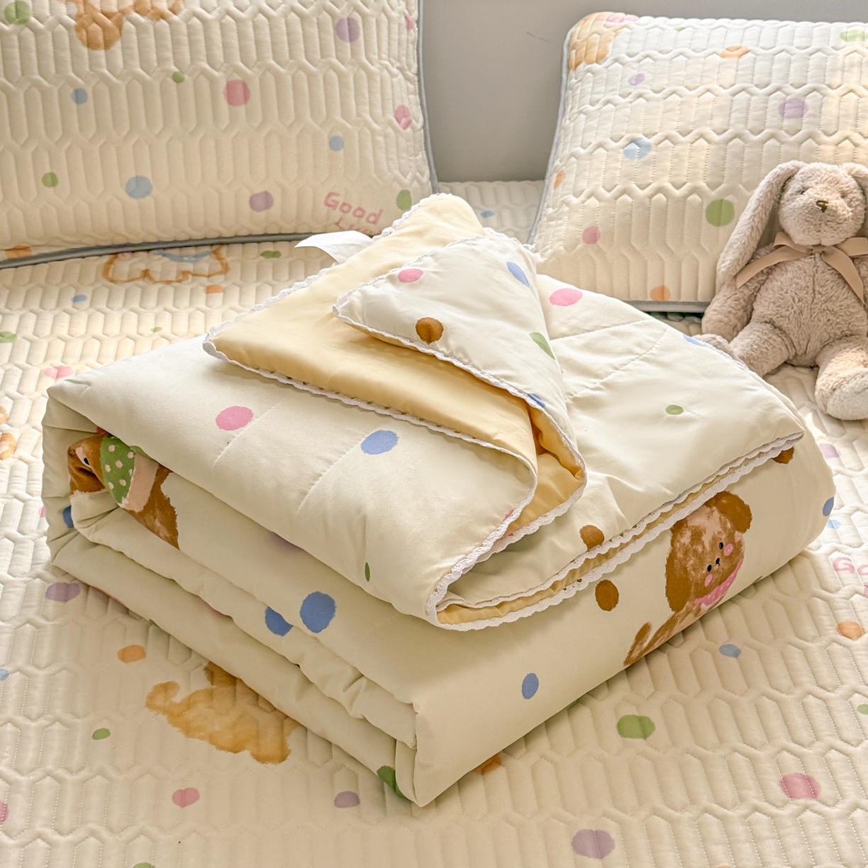 91家纺网 家纺一手货源 找家纺 慕尚家纺 2026新款乳胶凉席夏被空调被夏凉被套装组合 多彩熊