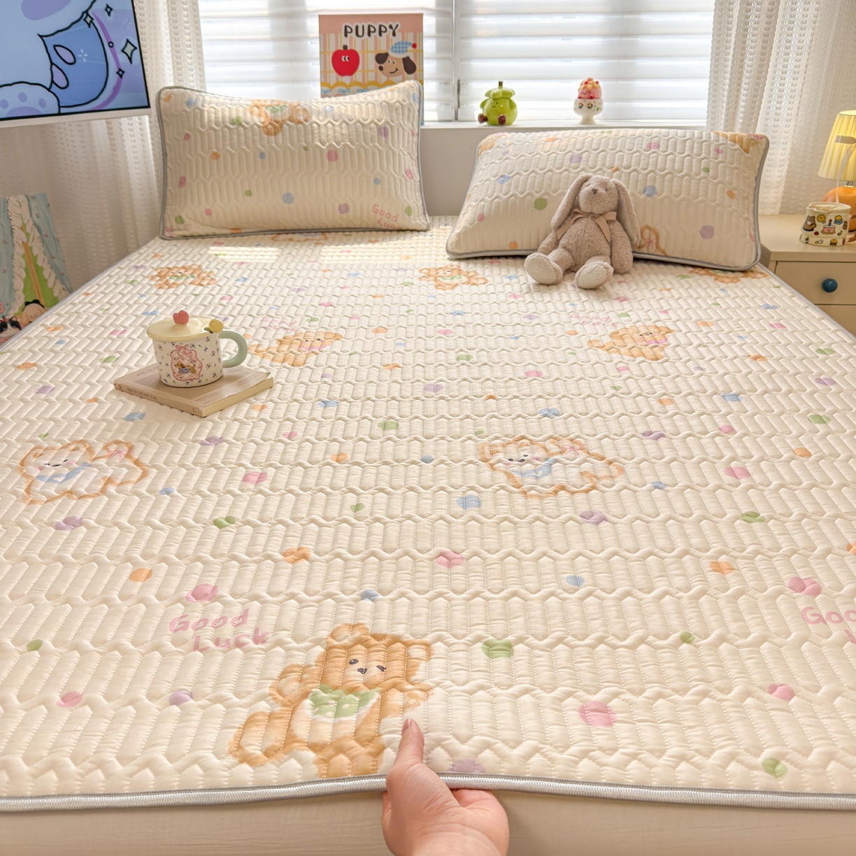 91家纺网 家纺一手货源 找家纺 慕尚家纺 2026新款乳胶凉席夏被空调被夏凉被套装组合 多彩熊