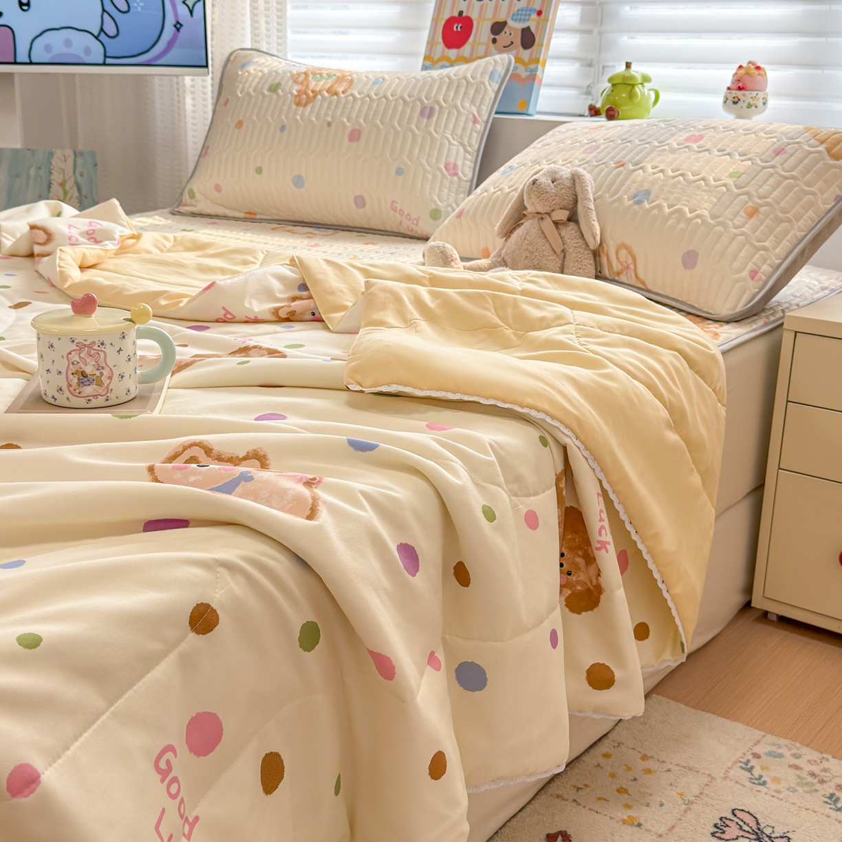 91家纺网 家纺一手货源 找家纺 慕尚家纺 2026新款乳胶凉席夏被空调被夏凉被套装组合 多彩熊