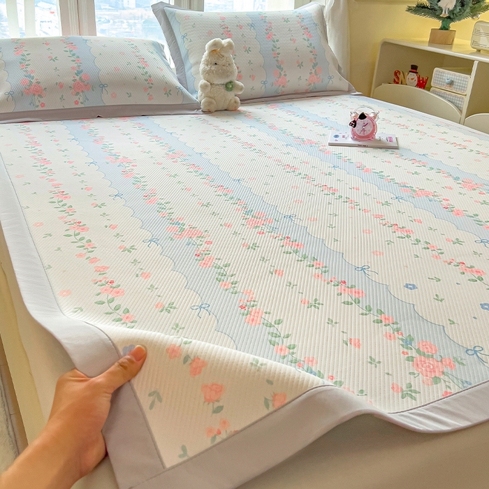 91家纺网 家纺一手货源 找家纺 （总）莱家富 2026新款夏季花卉冰丝床裙席单件夏天冰豆豆A类可机洗学生宿舍空调软席