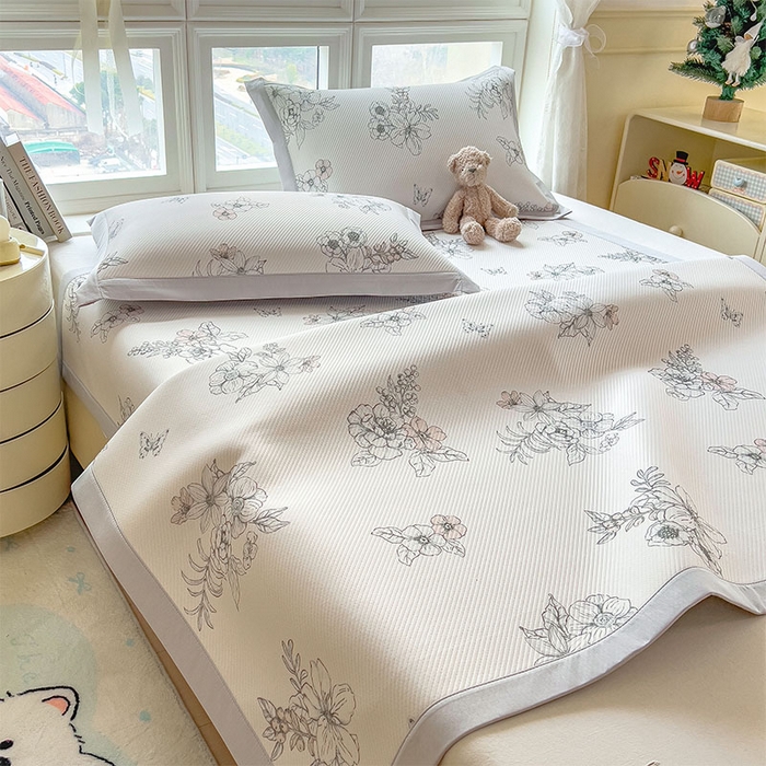 91家纺网 家纺一手货源 找家纺 莱家富 2026新款夏季花卉冰丝床裙席单件夏天冰豆豆A类可机洗学生宿舍空调软席 印花斜纹凉席-花影