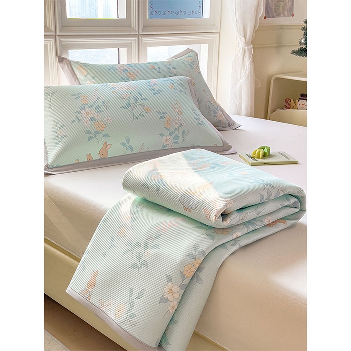 91家纺网 家纺一手货源 找家纺 莱家富 2026新款夏季花卉冰丝床裙席单件夏天冰豆豆A类可机洗学生宿舍空调软席 印花床笠席-丛林小兔