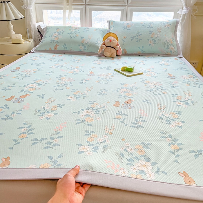 91家纺网 家纺一手货源 找家纺 莱家富 2026新款夏季花卉冰丝床裙席单件夏天冰豆豆A类可机洗学生宿舍空调软席 印花斜纹凉席-丛林小兔