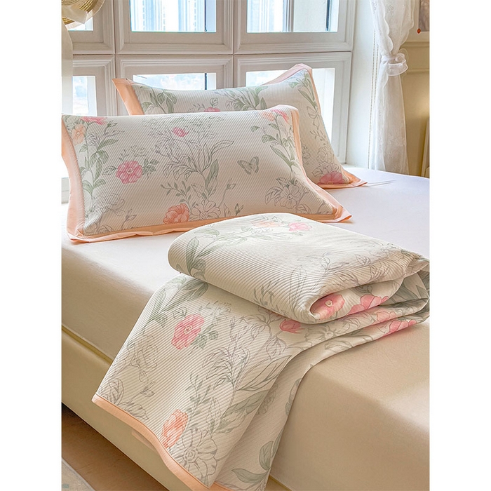 91家纺网 家纺一手货源 找家纺 莱家富 2026新款夏季花卉冰丝床裙席单件夏天冰豆豆A类可机洗学生宿舍空调软席 印花床笠席-牡丹粉