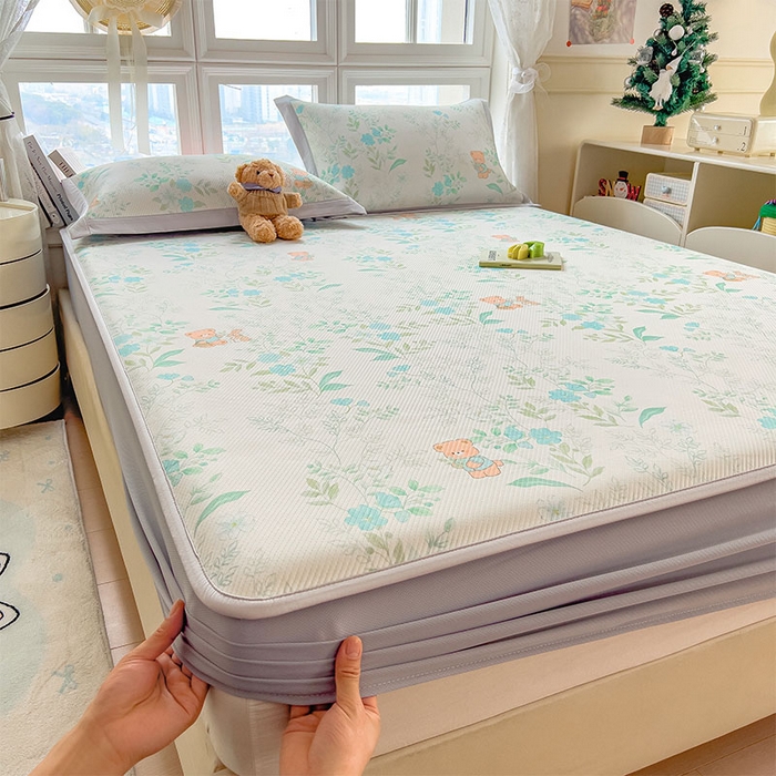 91家纺网 家纺一手货源 找家纺 莱家富 2026新款夏季花卉冰丝床裙席单件夏天冰豆豆A类可机洗学生宿舍空调软席 印花床笠席-丛林小熊