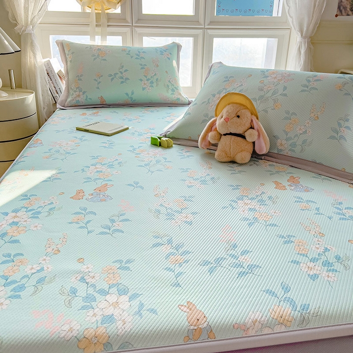 91家纺网 家纺一手货源 找家纺 莱家富 2026新款夏季花卉冰丝床裙席单件夏天冰豆豆A类可机洗学生宿舍空调软席 印花床笠席-丛林小兔