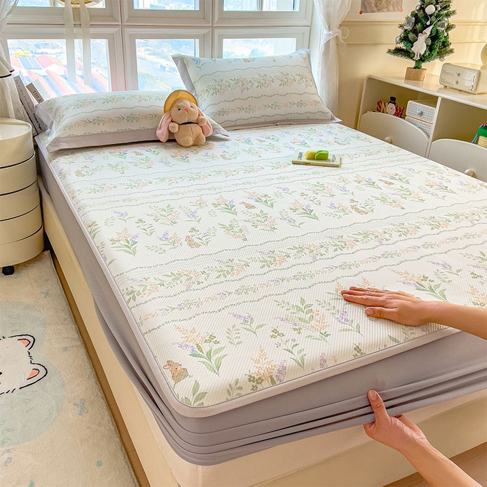 91家纺网 家纺一手货源 找家纺 莱家富 2026新款夏季花卉冰丝床裙席单件夏天冰豆豆A类可机洗学生宿舍空调软席 印花床笠席-洛克庄园