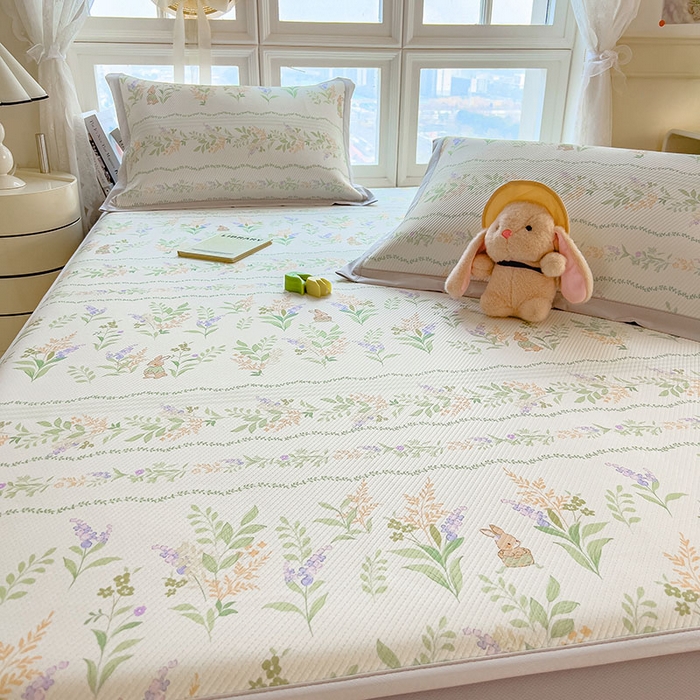 91家纺网 家纺一手货源 找家纺 莱家富 2026新款夏季花卉冰丝床裙席单件夏天冰豆豆A类可机洗学生宿舍空调软席 印花床笠席-洛克庄园