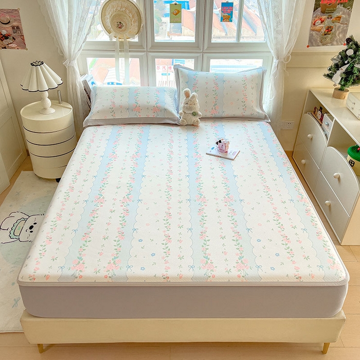 91家纺网 家纺一手货源 找家纺 莱家富 2026新款夏季花卉冰丝床裙席单件夏天冰豆豆A类可机洗学生宿舍空调软席 印花床笠席-花知晓