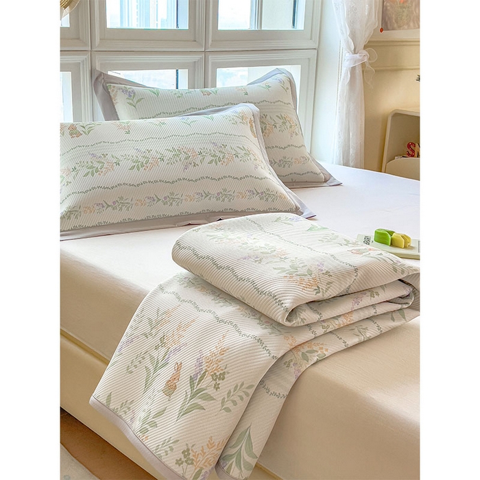 91家纺网 家纺一手货源 找家纺 莱家富 2026新款夏季花卉冰丝床裙席单件夏天冰豆豆A类可机洗学生宿舍空调软席 印花床笠席-洛克庄园