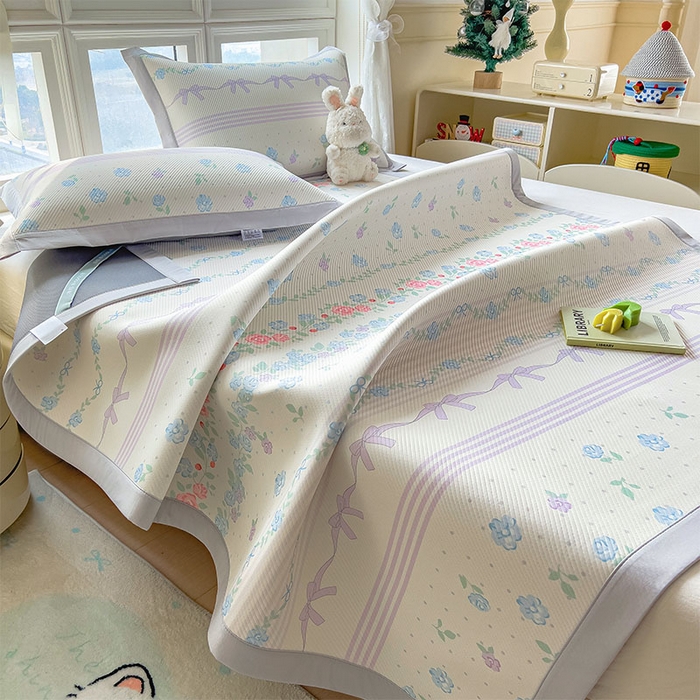 91家纺网 家纺一手货源 找家纺 莱家富 2026新款夏季花卉冰丝床裙席单件夏天冰豆豆A类可机洗学生宿舍空调软席 印花斜纹凉席-田园之家