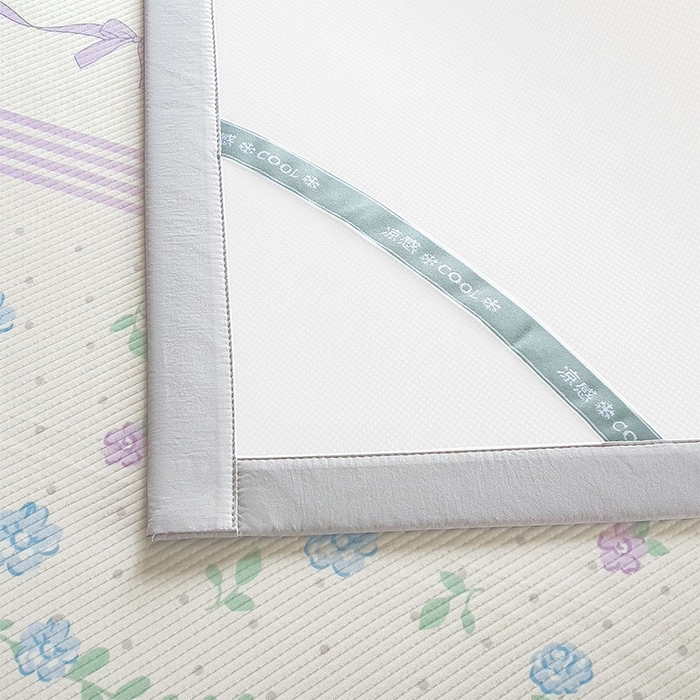 91家纺网 家纺一手货源 找家纺 莱家富 2026新款夏季花卉冰丝床裙席单件夏天冰豆豆A类可机洗学生宿舍空调软席 印花斜纹凉席-田园之家