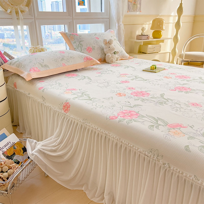 91家纺网 家纺一手货源 找家纺 莱家富 2026新款夏季花卉冰丝床裙席单件夏天冰豆豆A类可机洗学生宿舍空调软席 印花床裙席-牡丹粉