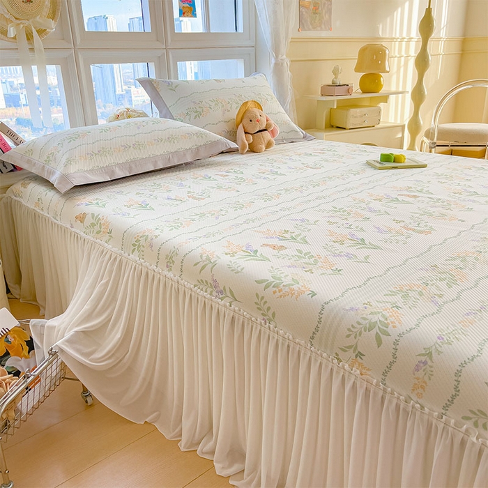 91家纺网 家纺一手货源 找家纺 莱家富 2026新款夏季花卉冰丝床裙席单件夏天冰豆豆A类可机洗学生宿舍空调软席 印花床裙席-洛克庄园