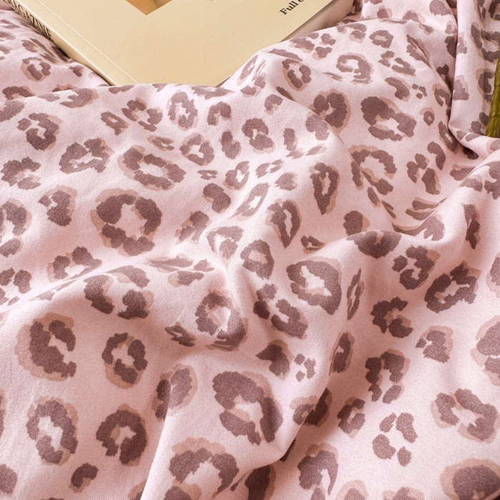 91家纺网 家纺一手货源 找家纺 梦忧草 2026新款春夏新款法式花边小清新四件套仿棉云感纱三件套单被套单件 粉豹纹