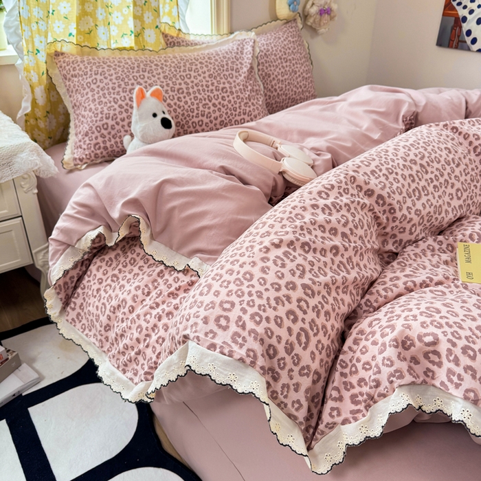 91家纺网 家纺一手货源 找家纺 梦忧草 2026新款春夏新款法式花边小清新四件套仿棉云感纱三件套单被套单件 粉豹纹