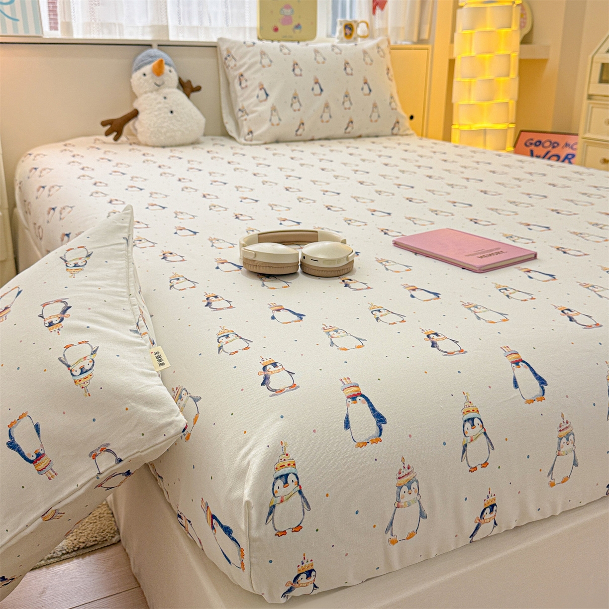 91家纺网 家纺一手货源 找家纺 名兮家居 2026春夏新款A类全棉纯棉老粗布床笠 床笠单件 帽帽企鹅