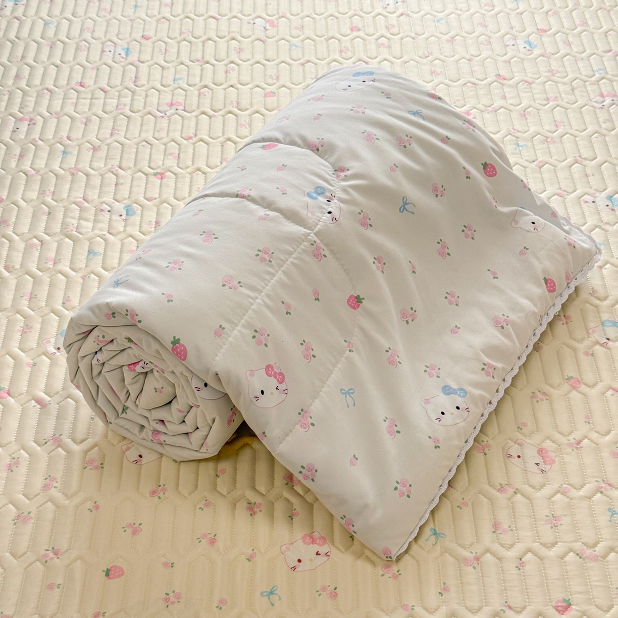 91家纺网 家纺一手货源 找家纺 慕尚家纺 2026新款乳胶凉席夏被空调被夏凉被套装组合 可爱kt