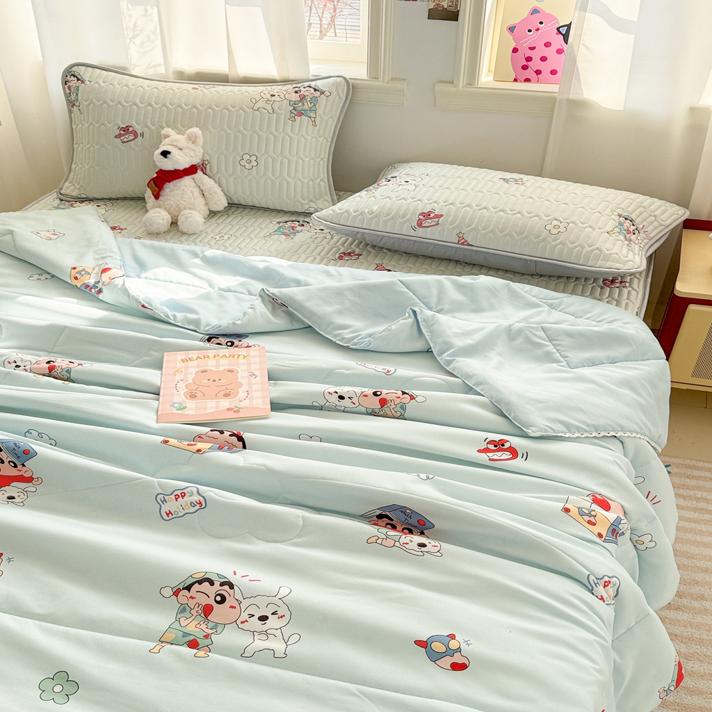 91家纺网 家纺一手货源 找家纺 慕尚家纺 2026新款乳胶凉席夏被空调被夏凉被套装组合 蜡笔小新