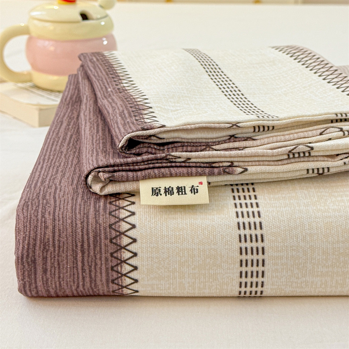 91家纺网 家纺一手货源 找家纺 名兮家居 2026春夏新款A类全棉纯棉老粗布床笠 床笠单件 竖条咖