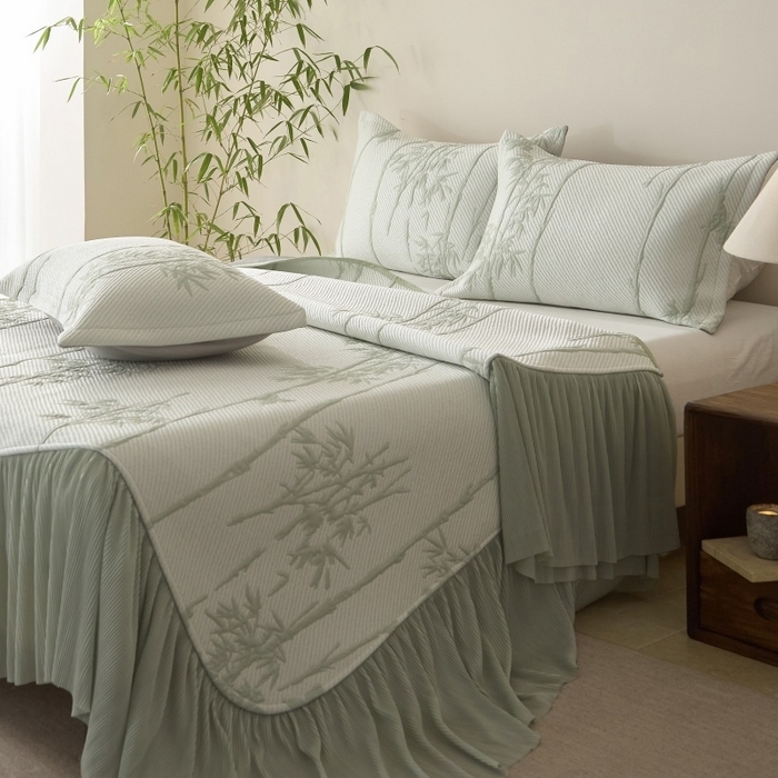 91家纺网 家纺一手货源 找家纺 （总）金绣美居 2026春夏新款PE高分子复合凉感席双面提床裙款凉席三件套-竹影