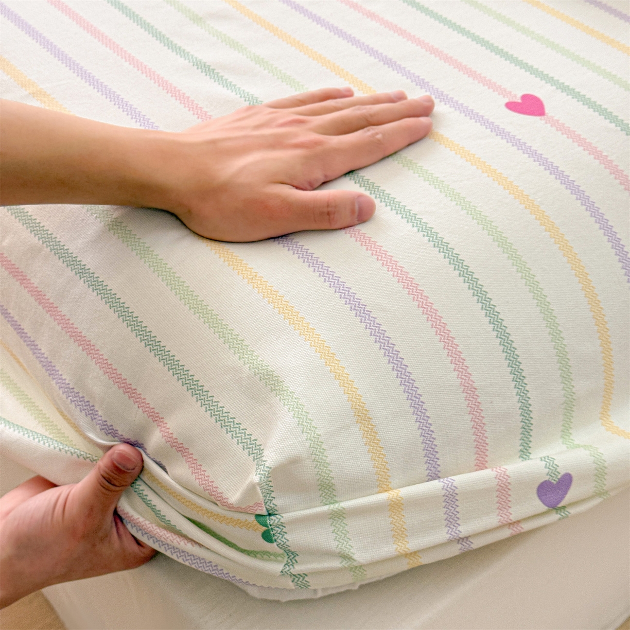 91家纺网 家纺一手货源 找家纺 名兮家居 2026春夏新款A类全棉纯棉老粗布床笠 床笠单件 竖条小爱心