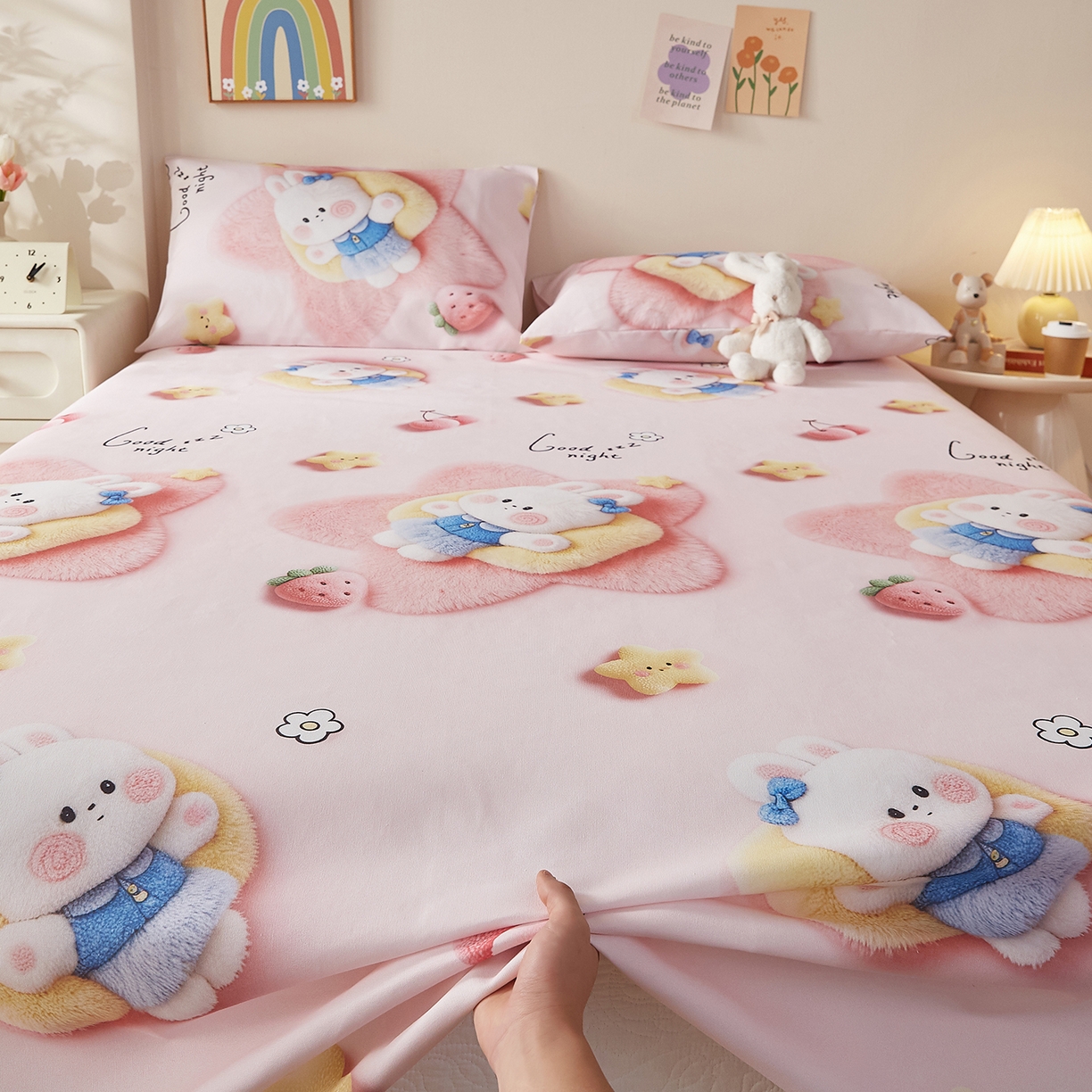 91家纺网 家纺一手货源 找家纺 奇丝雅 2026新款数码印花5D加厚老粗布床单单件双人家用特厚被单三件套学生宿舍床单凉席 甜心兔语