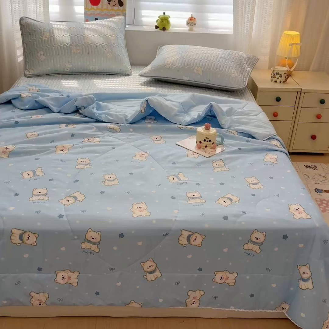 91家纺网 家纺一手货源 找家纺 慕尚家纺 2026新款乳胶凉席夏被空调被夏凉被套装组合 糯米狗