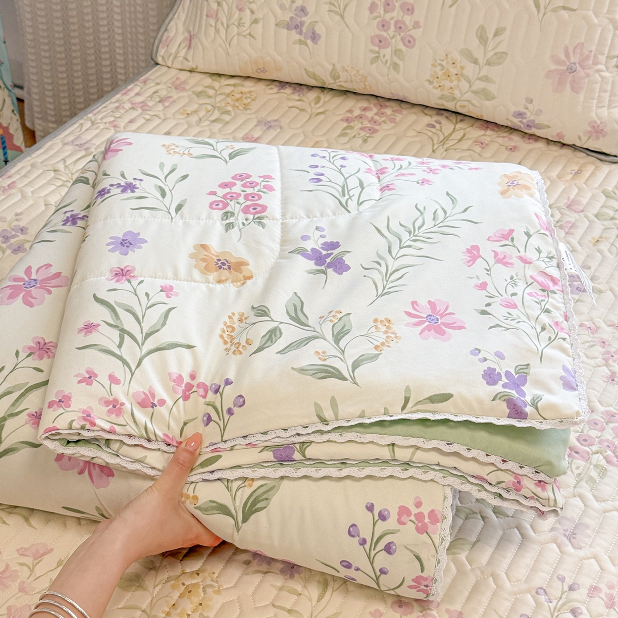 91家纺网 家纺一手货源 找家纺 慕尚家纺 2026新款乳胶凉席夏被空调被夏凉被套装组合 水仙花