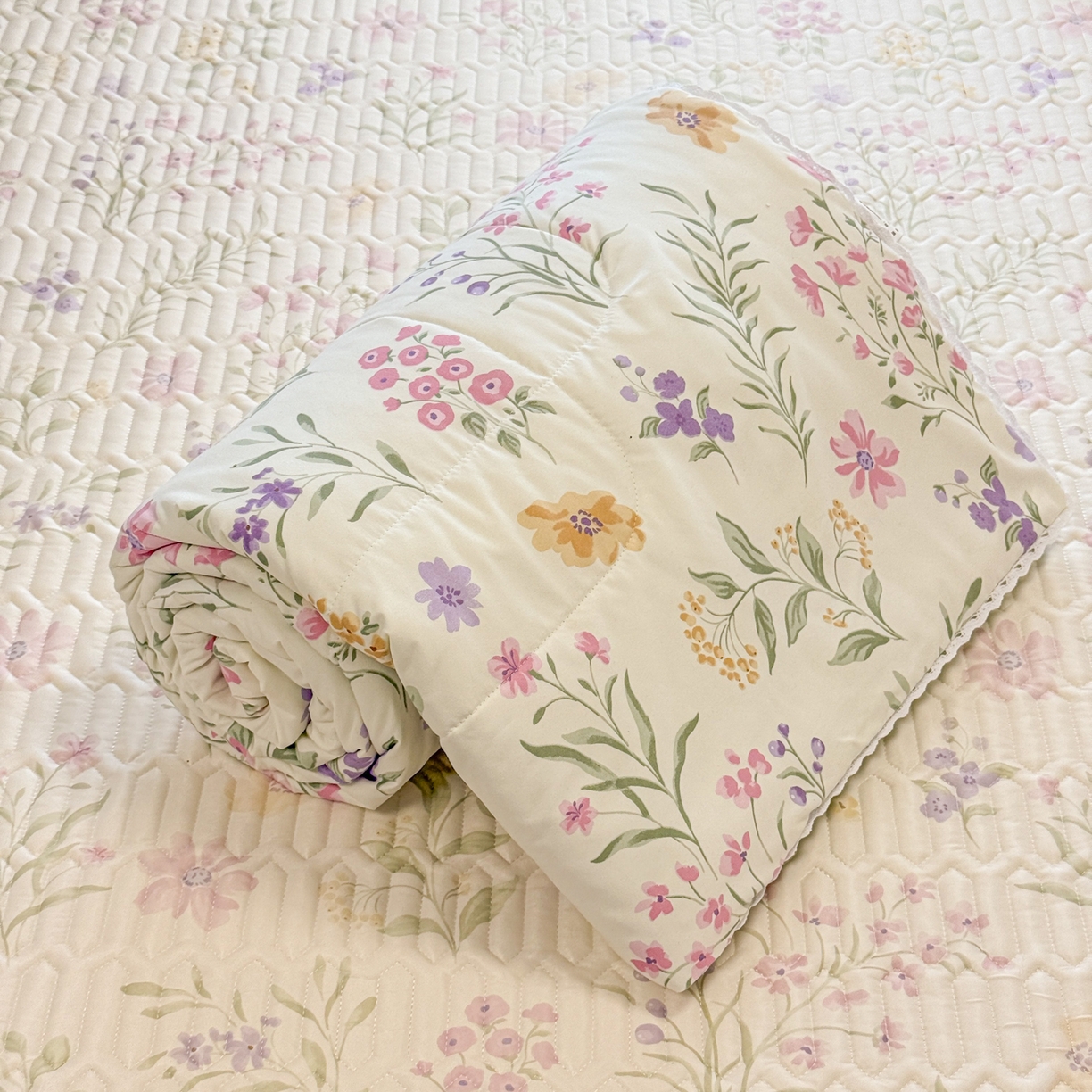 91家纺网 家纺一手货源 找家纺 慕尚家纺 2026新款乳胶凉席夏被空调被夏凉被套装组合 水仙花