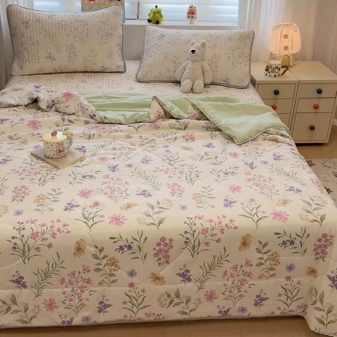 91家纺网 家纺一手货源 找家纺 慕尚家纺 2026新款乳胶凉席夏被空调被夏凉被套装组合 水仙花