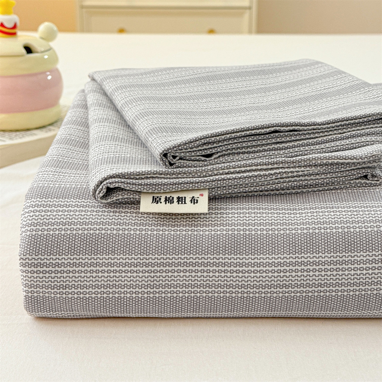 91家纺网 家纺一手货源 找家纺 名兮家居 2026春夏新款A类全棉纯棉老粗布床笠 床笠单件 条纹灰