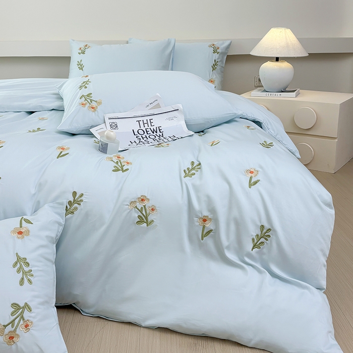 91家纺网 家纺一手货源 找家纺 合欢（原天一阁） 2026春夏新款50s双股长绒棉100支刺绣全棉纯棉四件套礼盒装 花颜-水军蓝