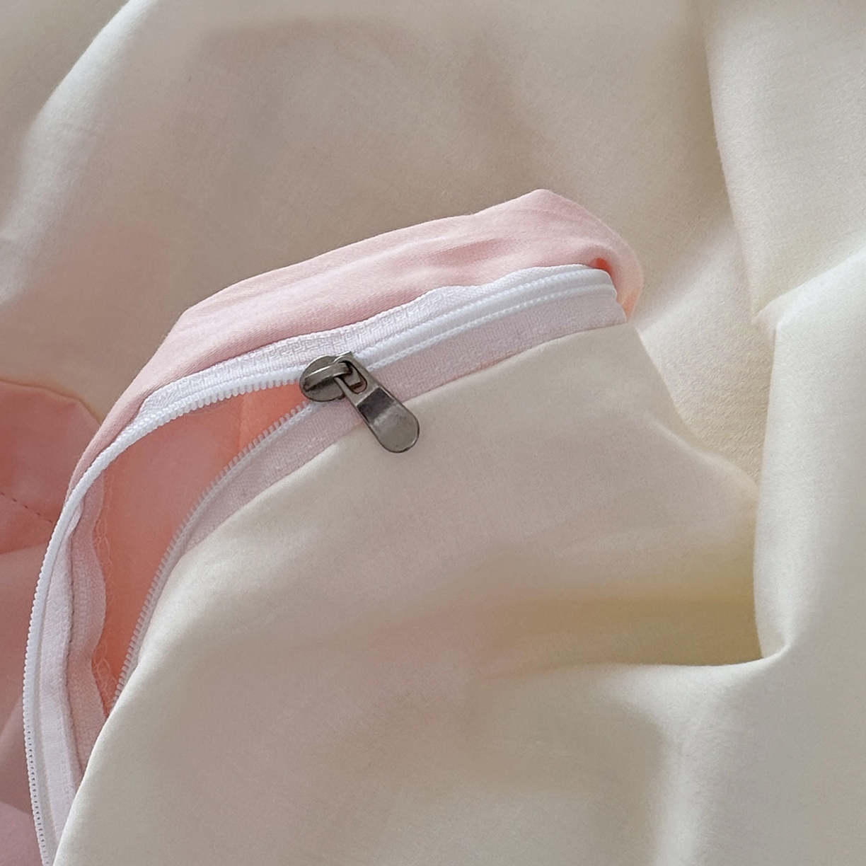 91家纺网 家纺一手货源 找家纺 合欢（原天一阁） 2026春夏新款50s双股长绒棉100支刺绣全棉纯棉四件套礼盒装 花颜-奶白+粉