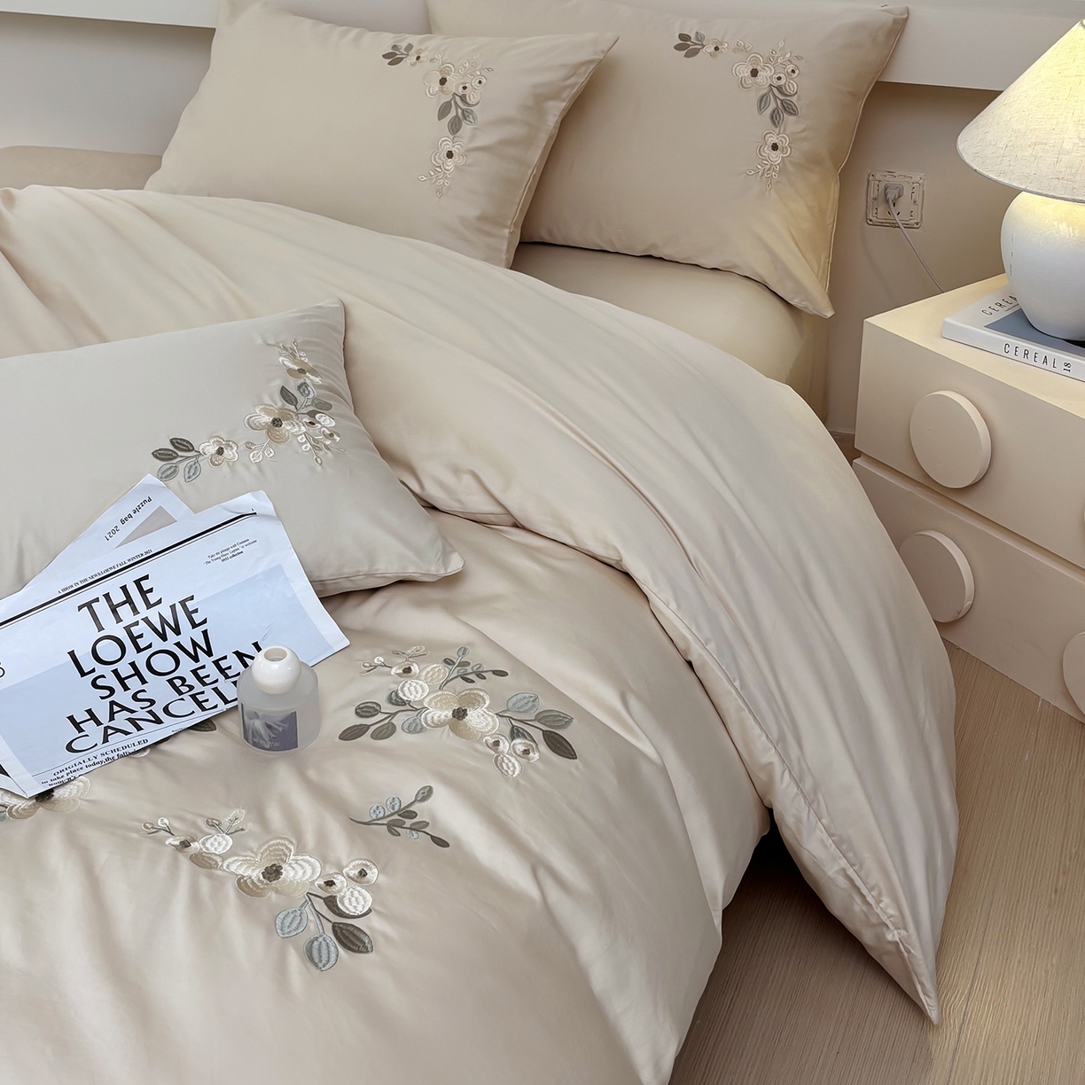 91家纺网 家纺一手货源 找家纺 合欢（原天一阁） 2026春夏新款50s双股长绒棉100支刺绣全棉纯棉四件套礼盒装 清欢-香槟金